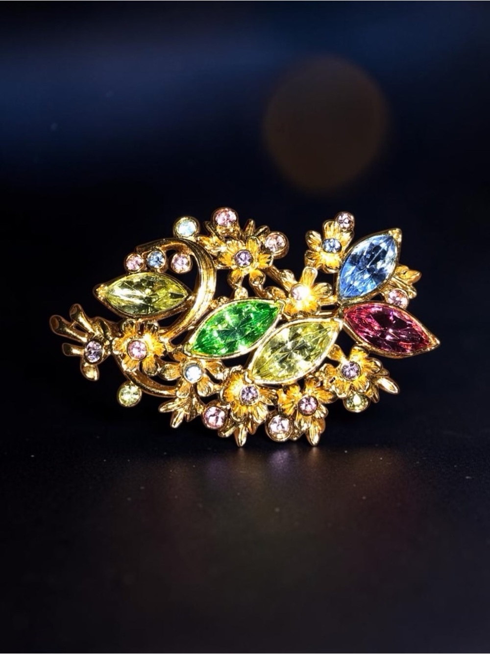 Vintage 1980 Deidre Hall "Timeless Collection" Brooch